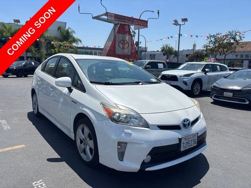 Used 2015 Toyota Prius Five FWD image 1