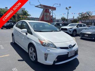 Used 2015 Toyota Prius Five FWD video 1