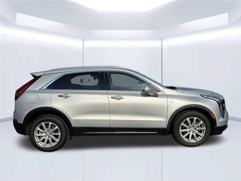 Used 2021 Cadillac XT4 Luxury w/ Cold Weather Package AWD/4WD image 4