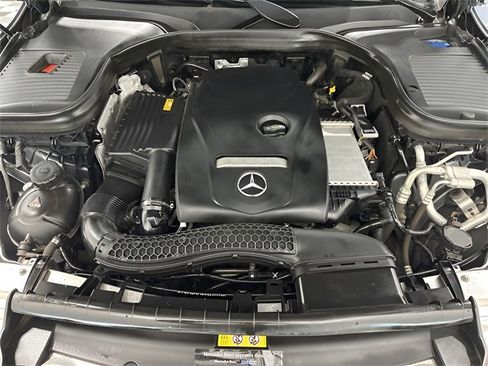 Used 2018 Mercedes-Benz GLC 300 4MATIC image 10
