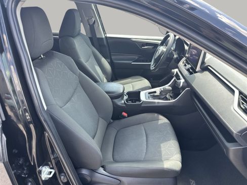 Used 2024 Toyota RAV4 XLE FWD image 24