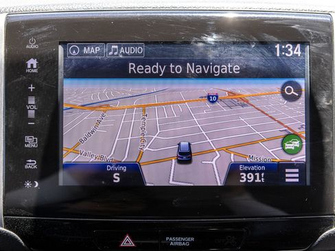 Used 2017 Honda Pilot Touring image 16