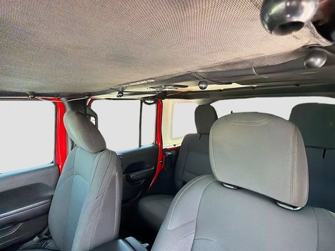 Used 2018 Jeep Wrangler Unlimited Sport S AWD/4WD image 25