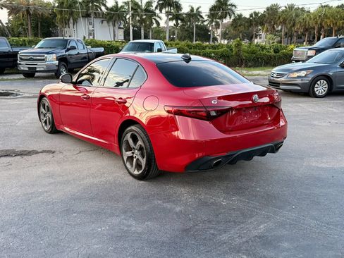 Used 2018 Alfa Romeo Giulia AWD image 5