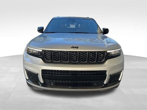 Used 2025 Jeep Grand Cherokee L Summit w/ Advanced Protech Group IV image 12