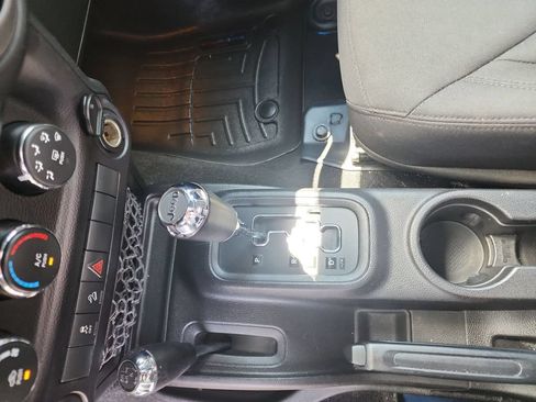 Used 2015 Jeep Wrangler Unlimited Sport w/ Quick Order Package 24S AWD/4WD image 26