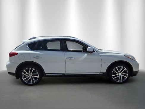 Used 2017 INFINITI QX50 2WD w/ Deluxe Touring Package image 2