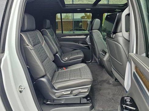 New 2026 Cadillac Escalade ESV Platinum Sport w/ LPO, ONYX Package AWD/4WD image 12