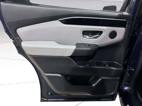 Used 2025 Honda Pilot EX-L image 43