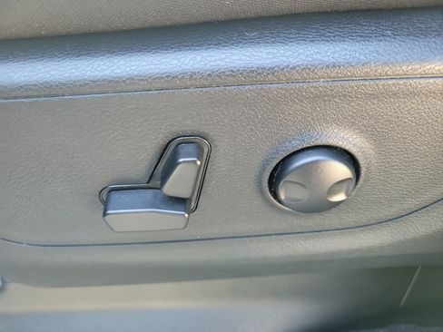 Used 2025 RAM 1500 Big Horn AWD/4WD image 13