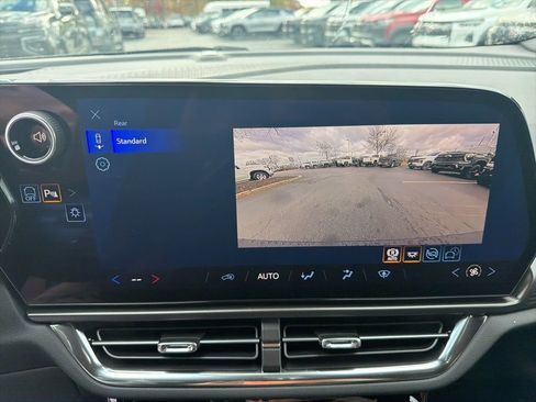 New 2026 Chevrolet Equinox EV LT image 11