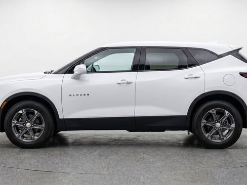 Used 2025 Chevrolet Blazer LT FWD image 5