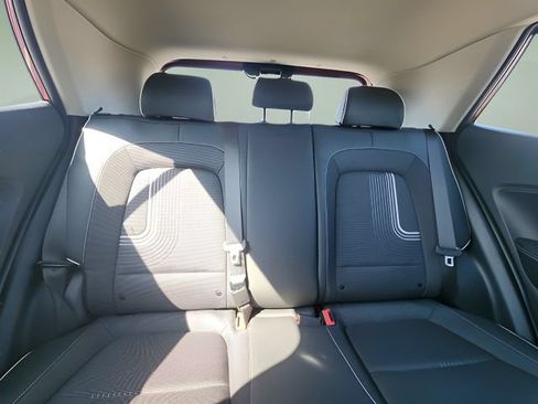 Used 2024 Hyundai Venue Limited FWD image 17