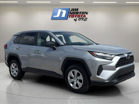 Used 2024 Toyota RAV4 LE AWD/4WD image 3