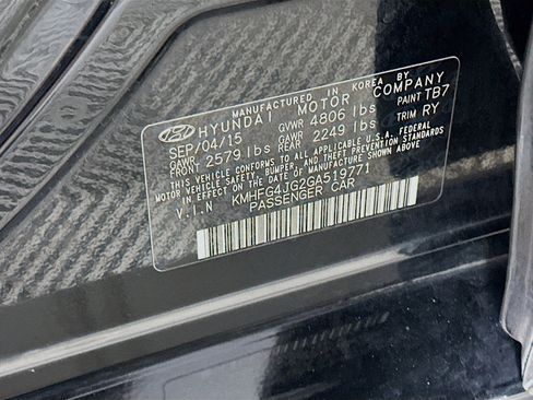 Used 2016 Hyundai Azera FWD image 12