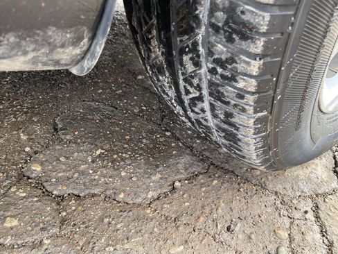 Used 2018 Buick Enclave Essence image 36