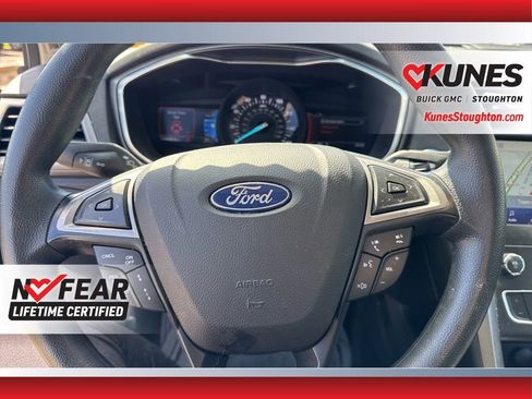 Used 2020 Ford Fusion SE image 24