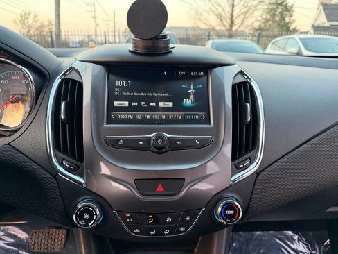 Used 2017 Chevrolet Cruze LS image 20