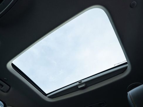 Certified 2019 Chevrolet Traverse LT w/ LT Premium Package image 18