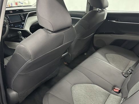 Used 2018 Toyota Camry LE image 25