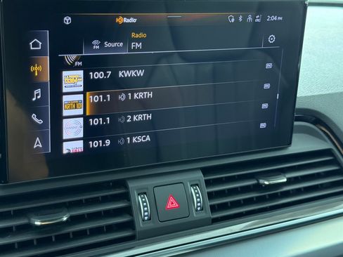 Used 2023 Audi Q5 2.0T Premium Plus w/ Premium Plus Package AWD/4WD image 17