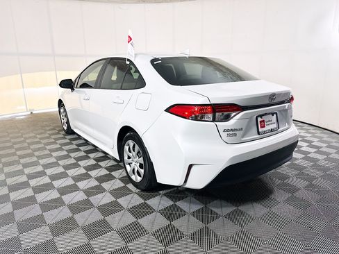 Used 2025 Toyota Corolla LE FWD image 5