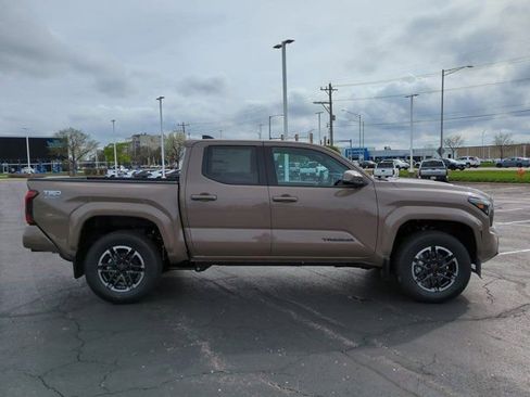 New 2026 Toyota Tacoma TRD Sport AWD/4WD image 4