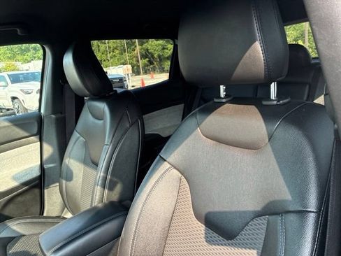 Used 2024 Jeep Compass Latitude AWD/4WD image 6