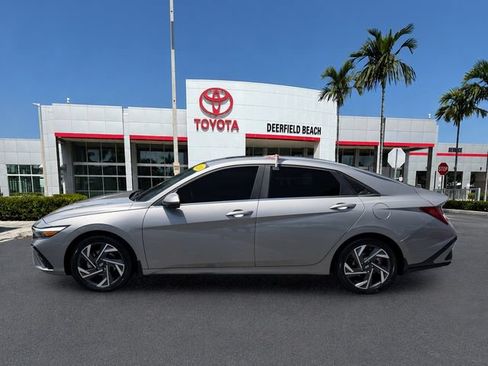 Used 2024 Hyundai Elantra Limited FWD image 4