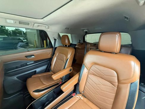 Used 2023 Nissan Pathfinder Platinum AWD/4WD image 29