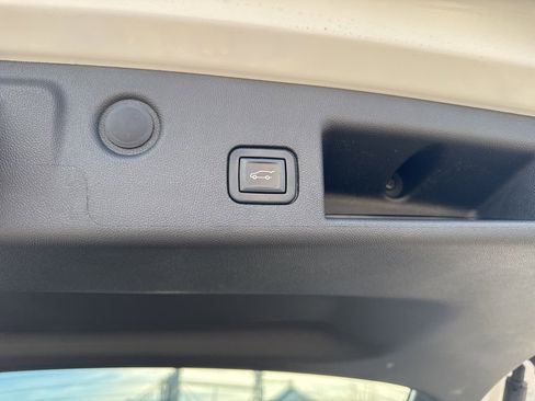 Used 2022 Chevrolet Equinox LT image 34