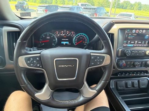 Used 2018 GMC Sierra 1500 Denali w/ Denali Ultimate Package AWD/4WD image 11