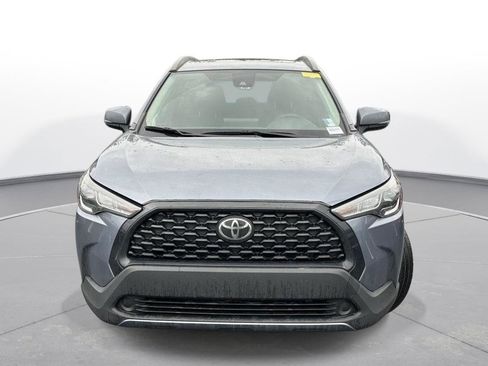Used 2022 Toyota Corolla Cross LE image 3