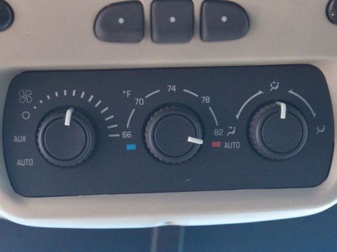 Used 2004 Chevrolet Tahoe LS w/ Preferred Equipment Group image 26