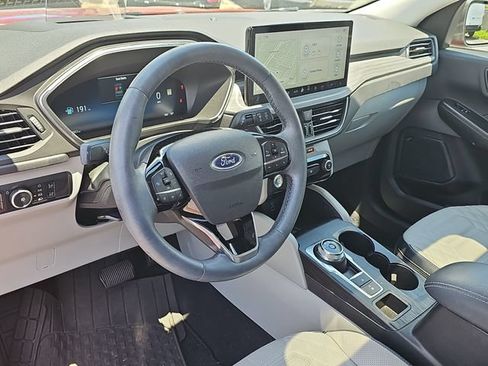 Used 2023 Ford Escape Platinum w/ Premium Technology Package AWD/4WD image 16