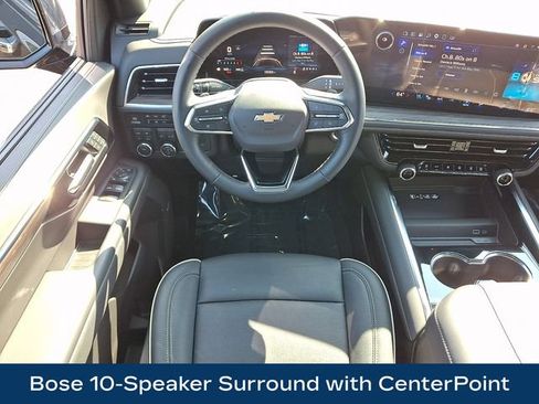 Used 2025 Chevrolet Suburban Premier AWD/4WD image 3