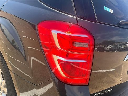 Used 2017 Chevrolet Equinox LS FWD image 29