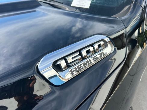 Used 2019 RAM 1500 Limited w/ Body Color Bumper Group image 5