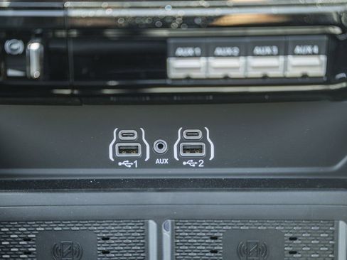 New 2026 RAM 2500 Laramie AWD/4WD image 28