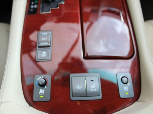 Used 2012 Lexus LS 460 image 17