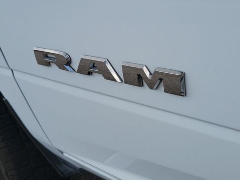 Used 2024 RAM 2500 Big Horn AWD/4WD image 11