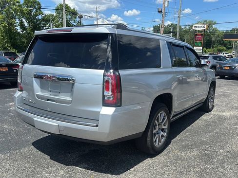 Used 2017 GMC Yukon XL Denali w/ Open Road Package AWD/4WD image 5