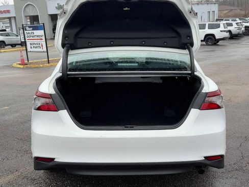 Used 2024 Toyota Camry LE image 9