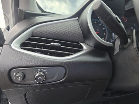 Used 2024 Chevrolet Malibu LT image 16