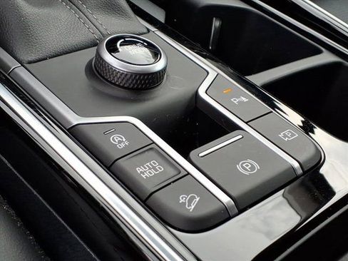 Used 2025 Kia Sorento SX image 17