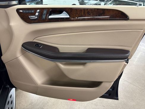 Used 2019 Mercedes-Benz GLS 550 4MATIC image 50