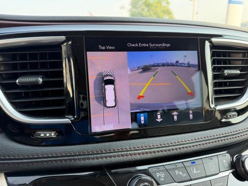 Used 2018 Chrysler Pacifica Limited w/ Advanced Safetytec Group FWD image 25