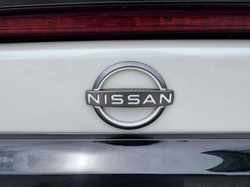 Used 2023 Nissan Maxima SR w/ Sport Mat Group FWD image 16