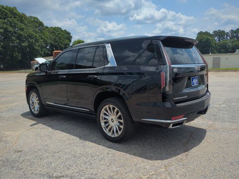 Used 2024 Cadillac Escalade Premium Luxury w/ Performance Package AWD/4WD image 5