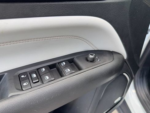 Used 2023 Jeep Compass Limited w/ Sun and Sound Group AWD/4WD image 11